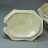 U1 English creamware octagonal sauce tureen and cover