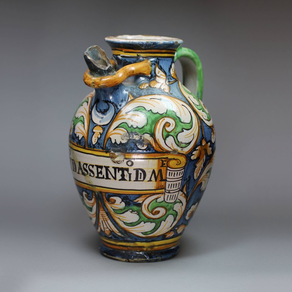 U30 Italian Montelupo maiolica wet drug jar, 17th century