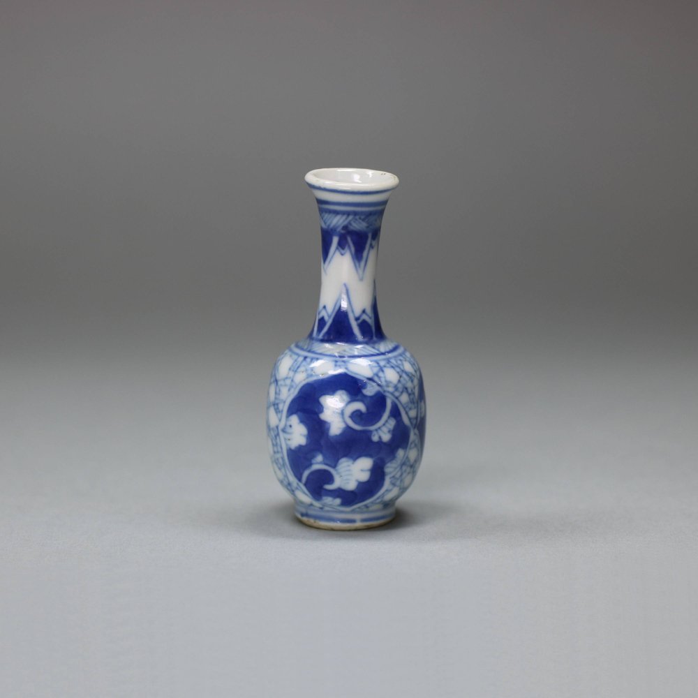 U312 Miniature Chinese blue and white bottle vase