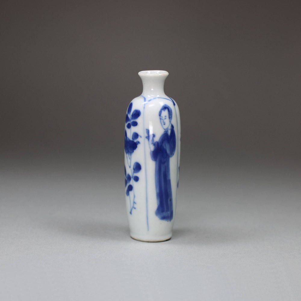 U313 Miniature Chinese blue and white sleeve vase