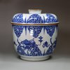 U319 Blue and white bowl and cover, Kangxi (1662-1722)