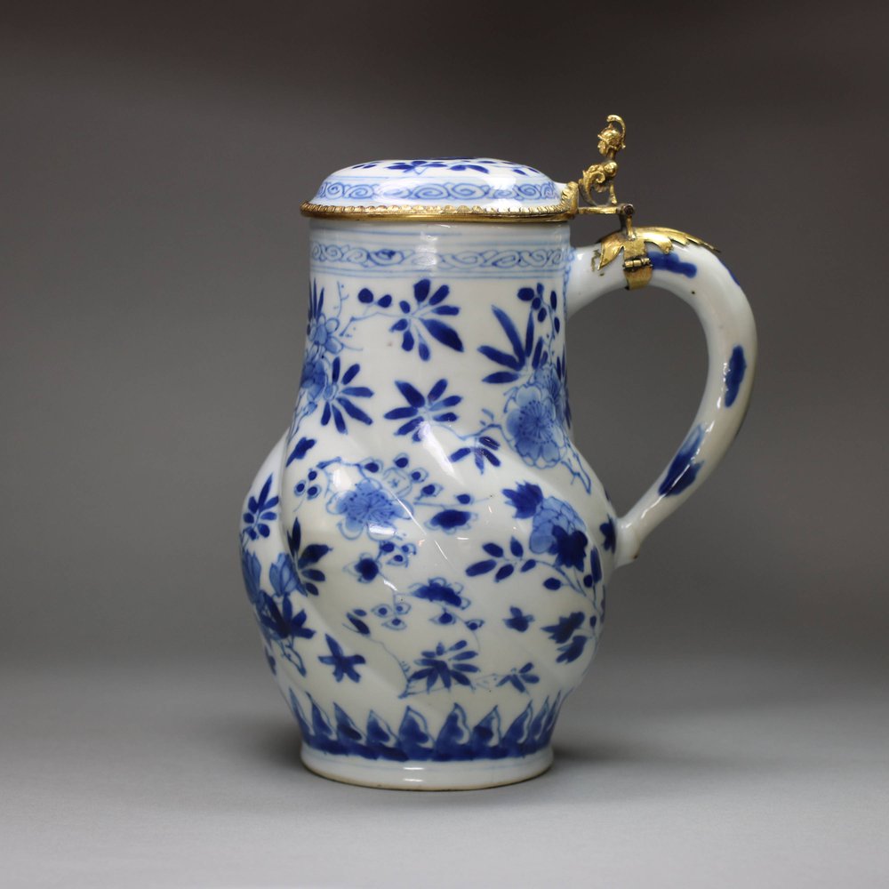 U327 Blue and white moulded tankard and cover, Kangxi (1662-1722)
