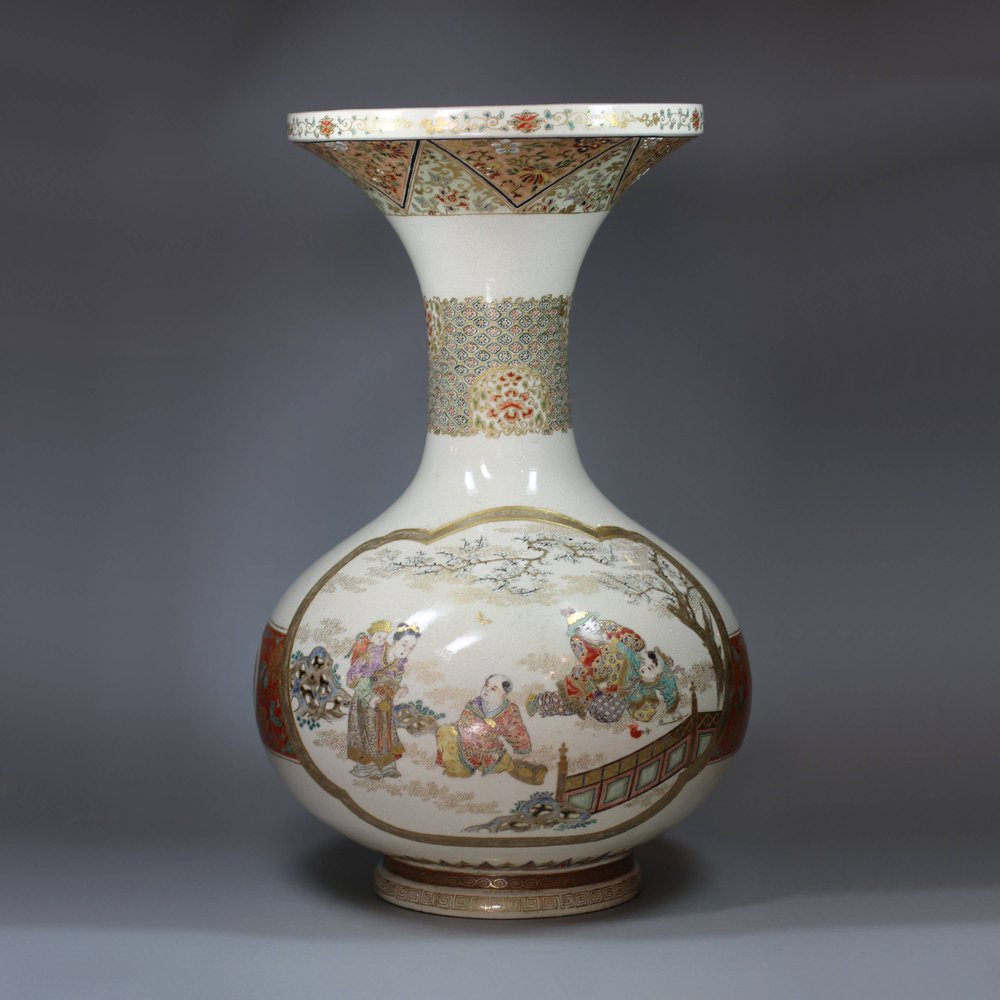 U332 Japanese Satsuma vase, Meiji period (1868-1912)