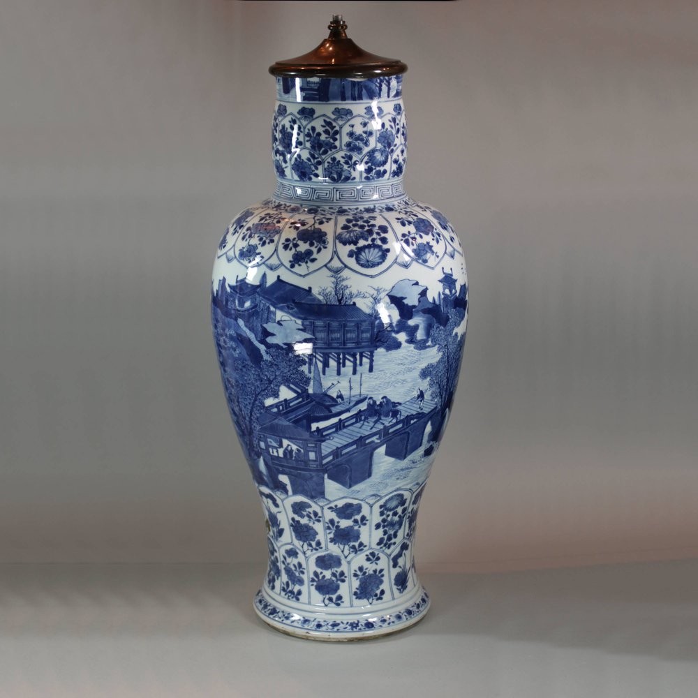 U476 Large Chinese blue and white vase, Kangxi (1662-1722)