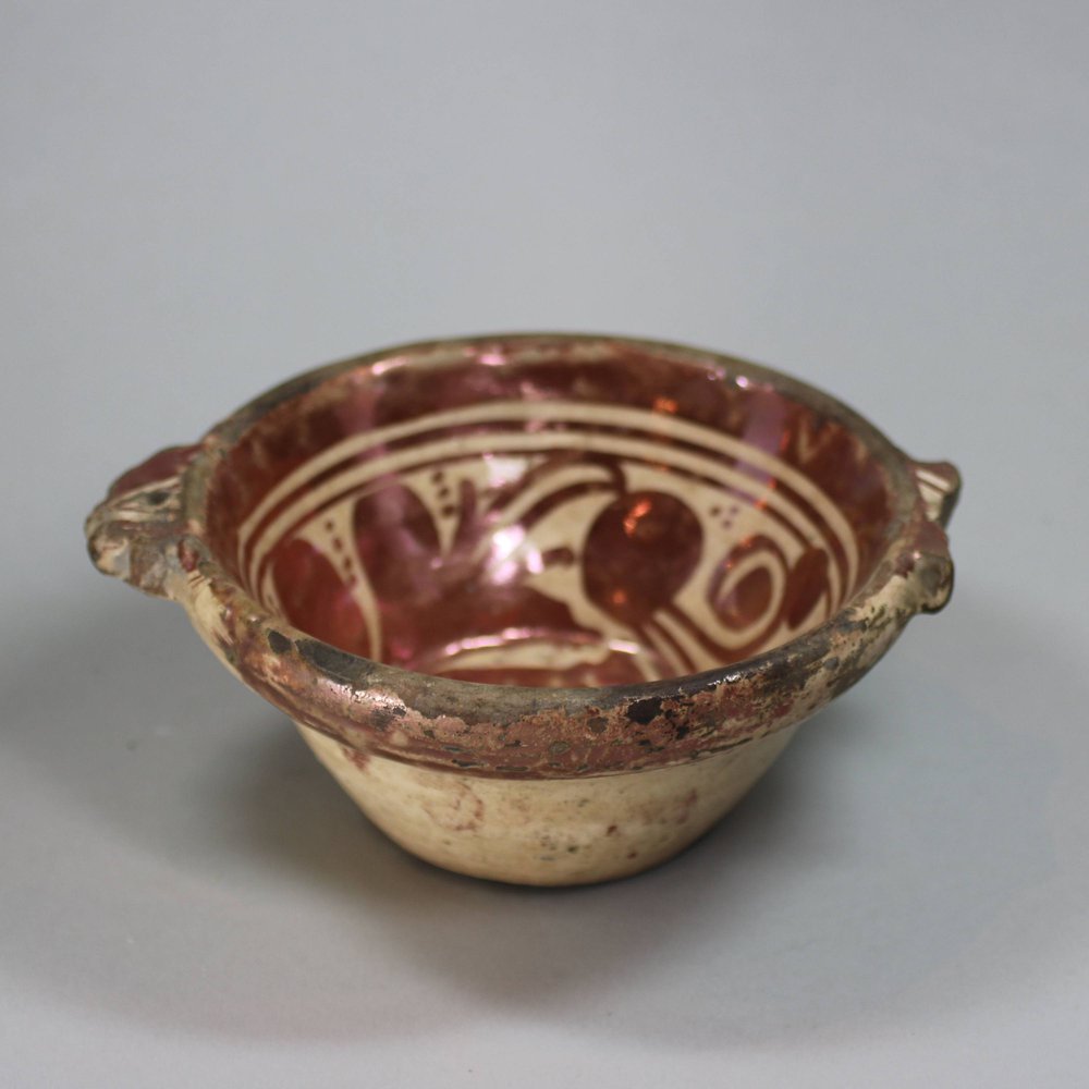 U498 Hispano Moresque two-handled bowl, 17th century