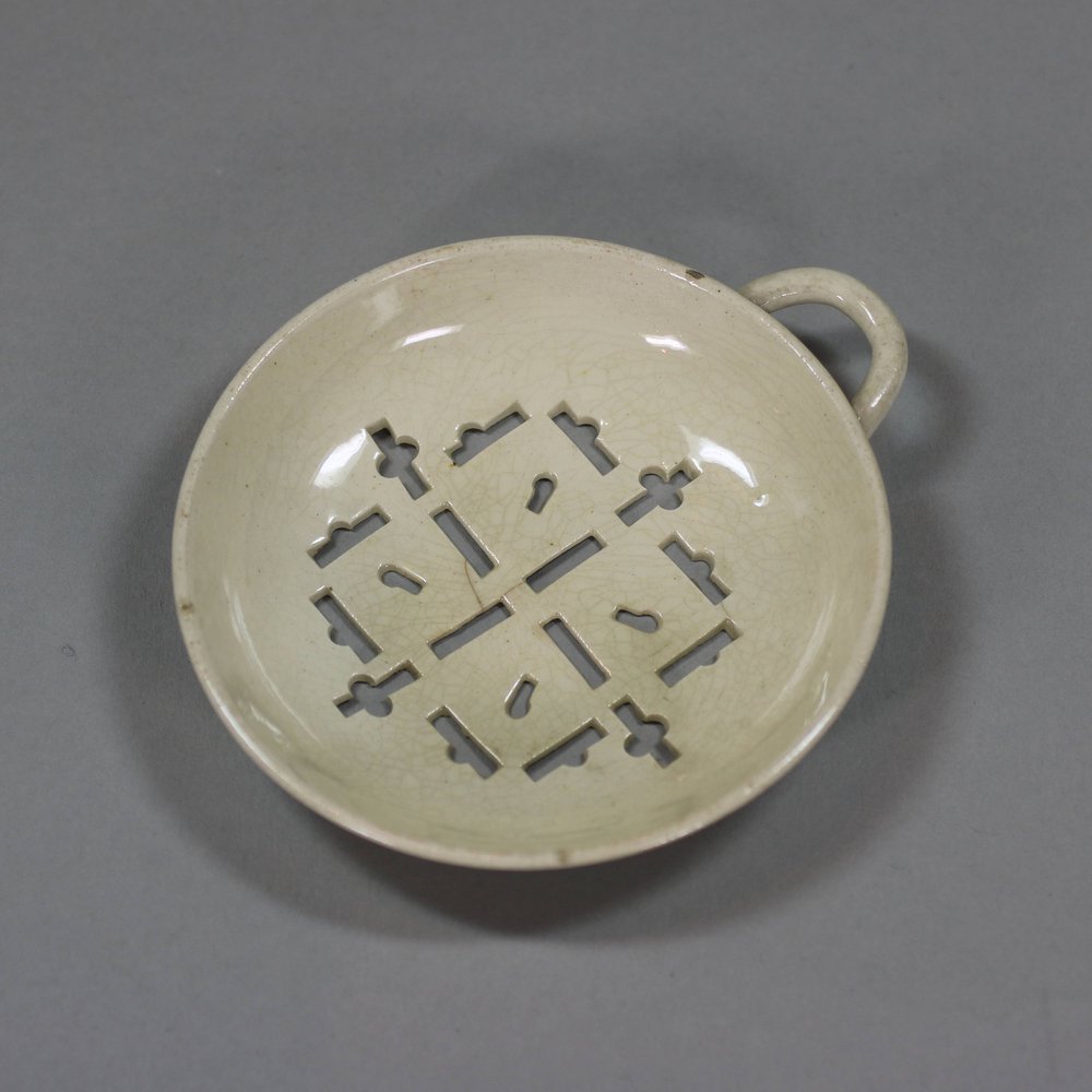 U553 English creamware circular egg drainer, 18th century