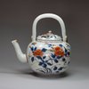 U56 Japanese imari teapot and cover, Edo period (1603-1868)