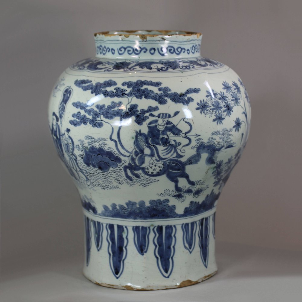 U617 Dutch Delft blue and white vase, 17th Century