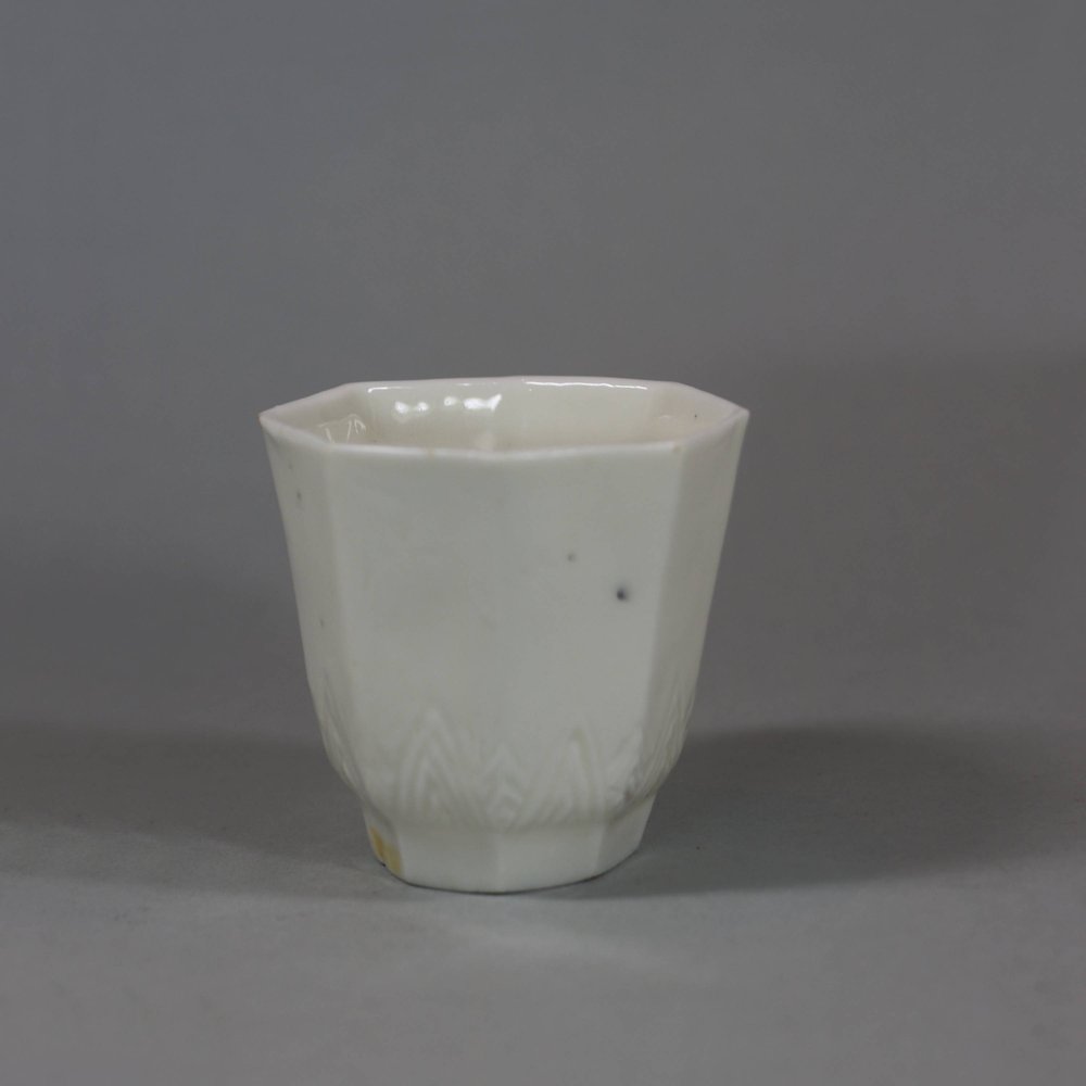 U678 Blanc de chine octagonal libation cup