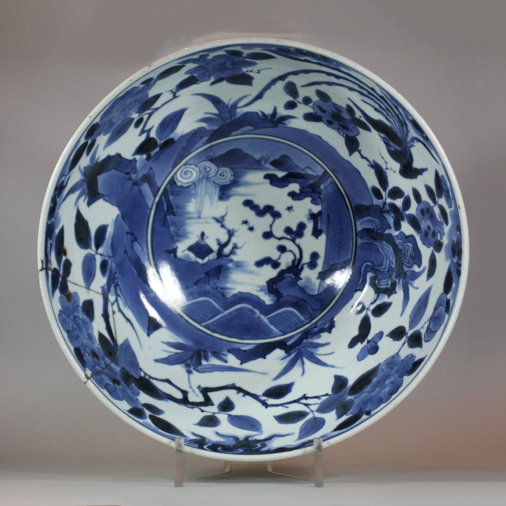 U685 Large Japanese blue and white Arita bowl, circa 1700