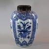 U699 Blue and white ovoid jar, Kangxi (1662 - 1722)