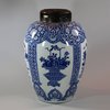 U699 Blue and white ovoid jar, Kangxi (1662 - 1722)