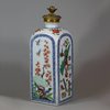 U745 Famille verte gin flask, Kangxi (1662-1722)