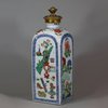 U745 Famille verte gin flask, Kangxi (1662-1722)