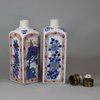 U746 Pair of Chinese imari gin bottles, Kangxi (1662-1722)