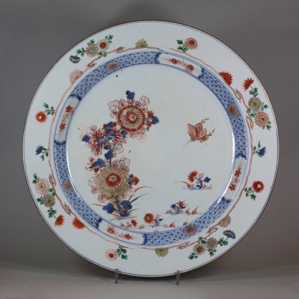 U747 Large Chinese verte imari charger, late Kangxi (1662-1722)