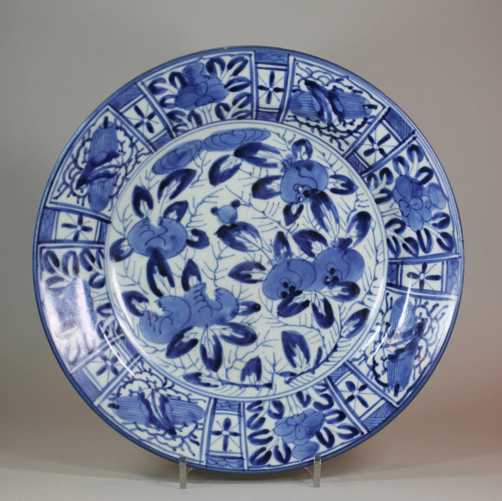 U773 Large Japanese blue and white Arita dish, 17th century