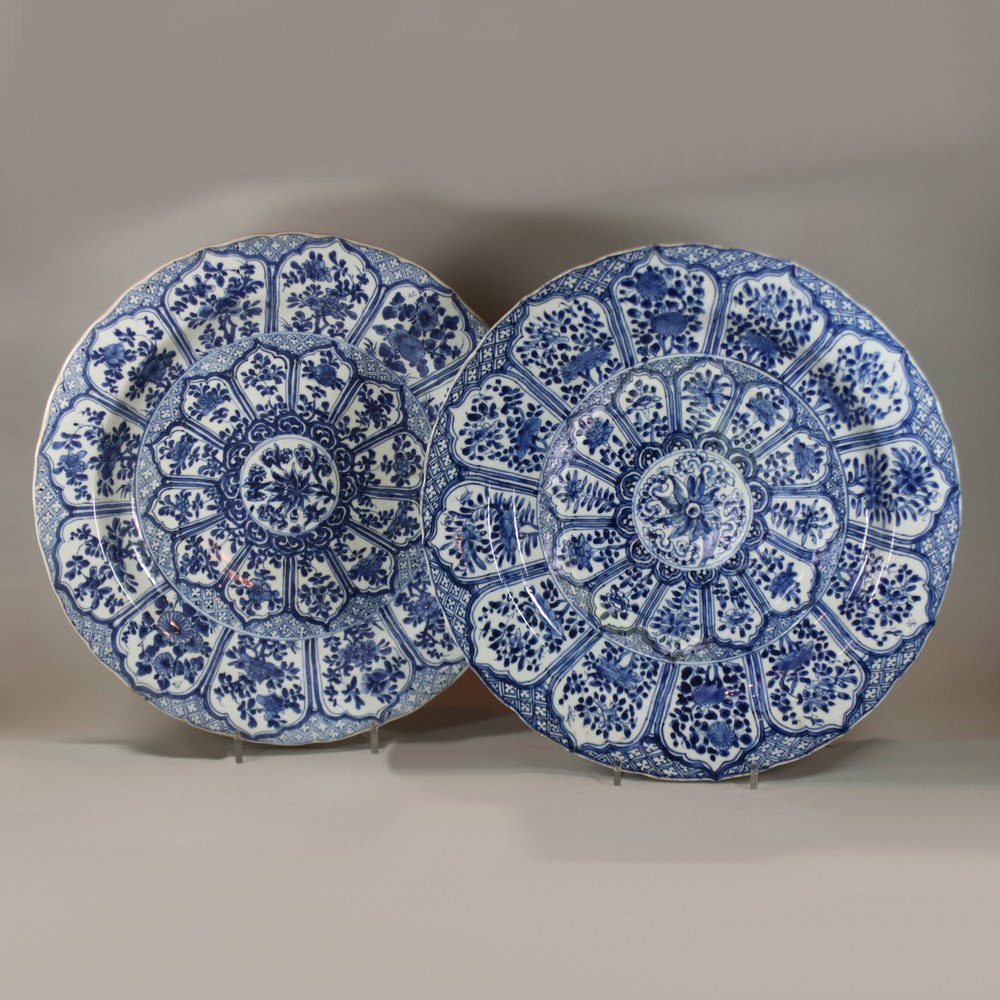 U815 Pair of large Chinese blue and white dishes