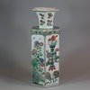 U821 Famille verte hexagonal vase, Kangxi (1662-1722)