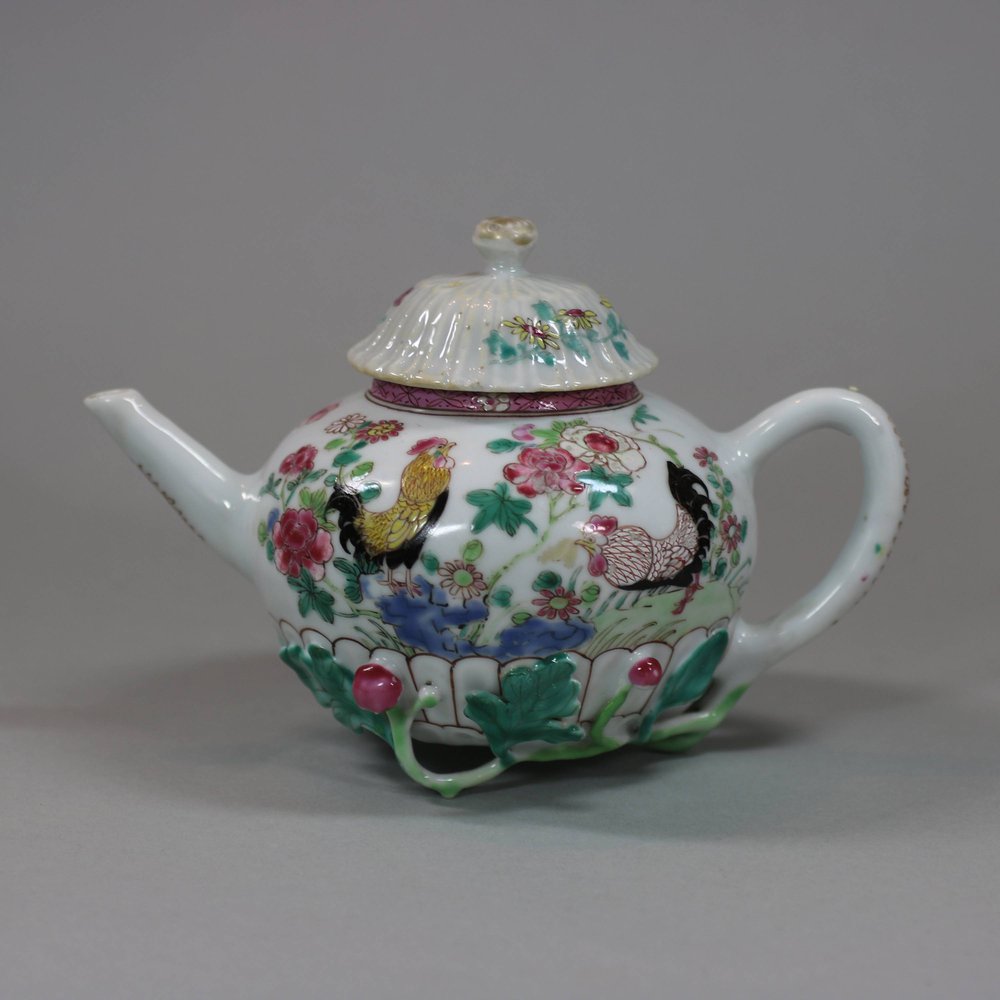 U825 Famille rose teapot and cover, Yongzheng (1723-35)