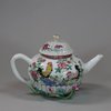 U825 Famille rose teapot and cover, Yongzheng (1723-35)