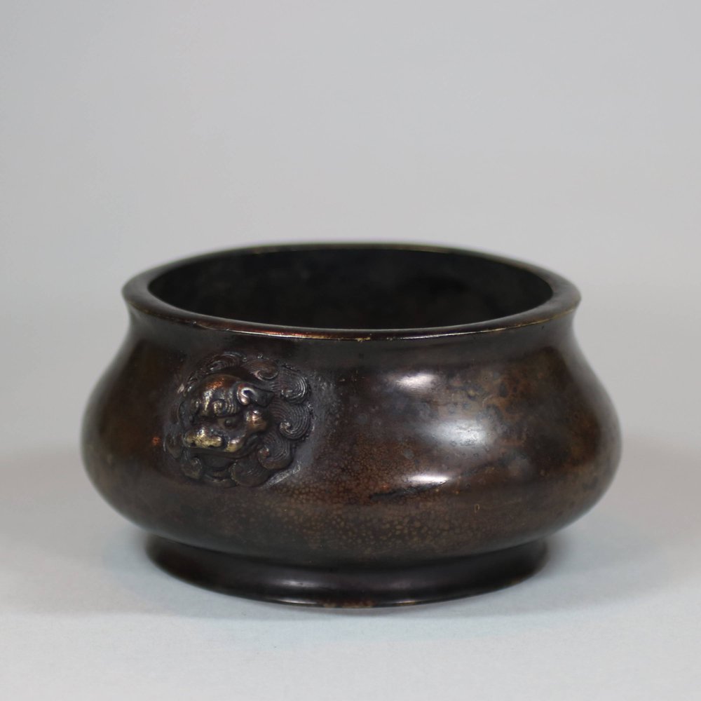 U882 Small finely cast bronze incense burner, late Ming