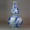 U883 Blue and white double gourd vase