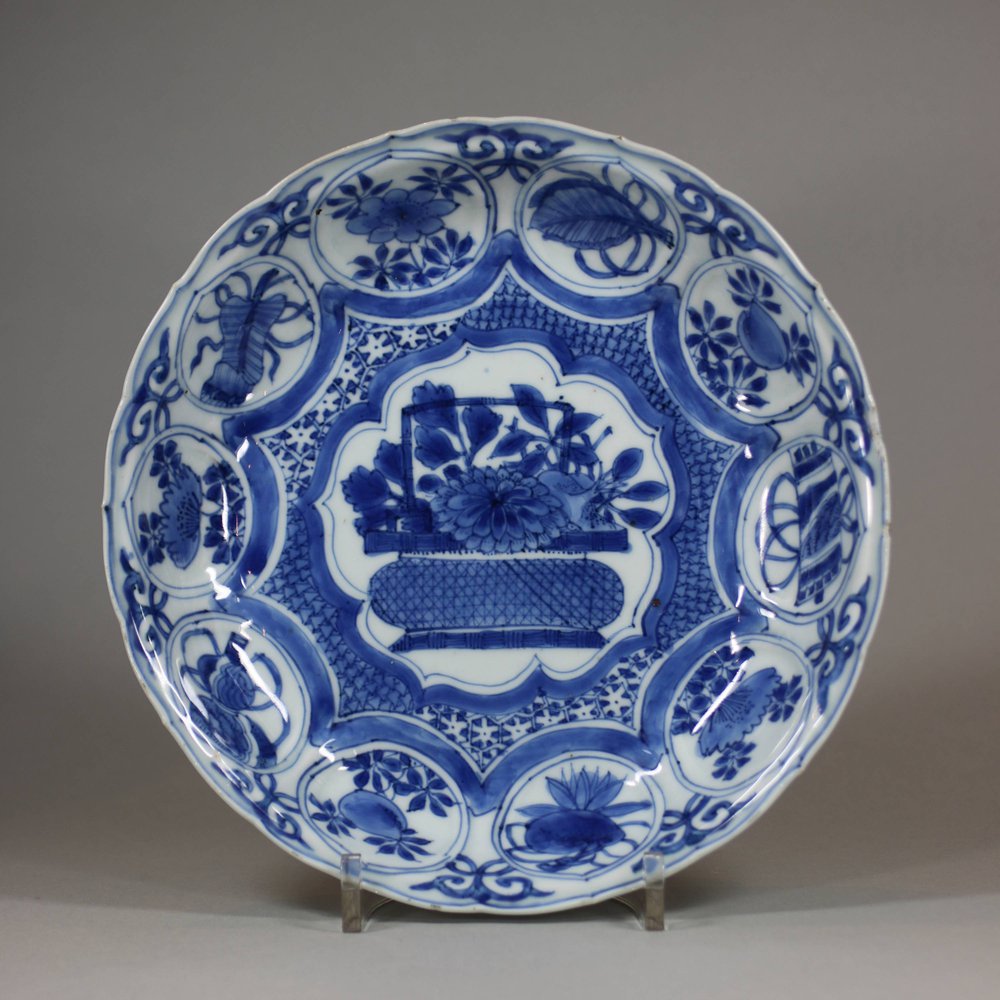 U885 Blue and white kraak lobed dish, Wanli (1573-1603)