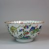 U942 Famille verte fluted bowl, Kangxi (1662-1722)