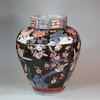 U968 Rare Japanese imari lacquered vase, circa 1700