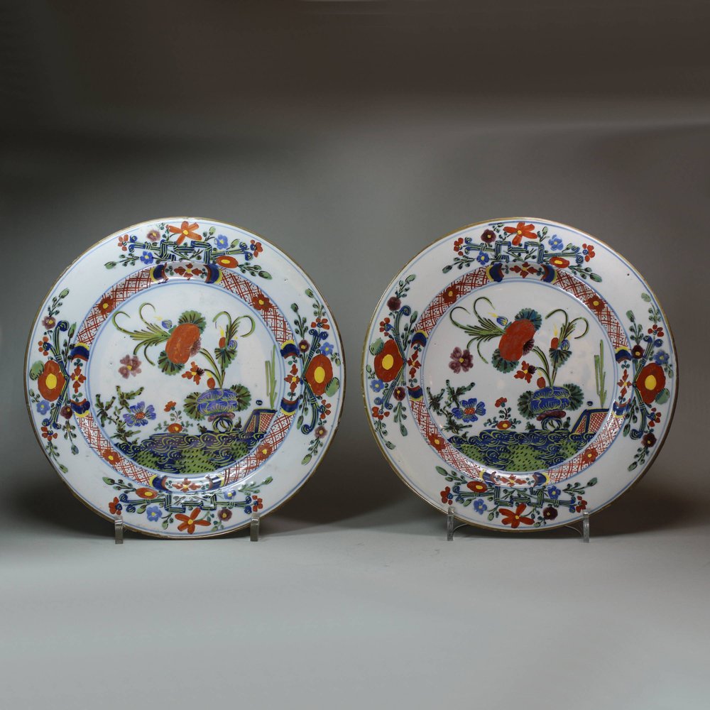 V225 Pair of Faenza faience plates, circa 1770-80