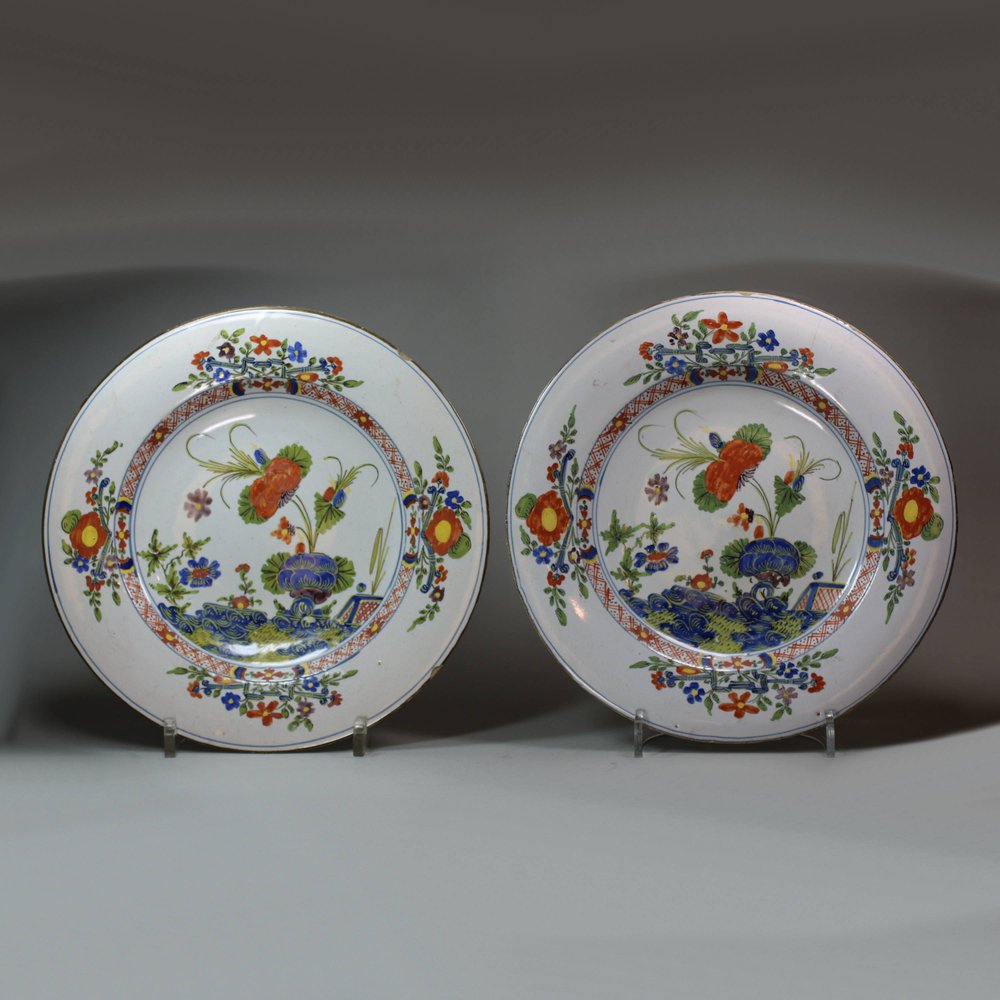 V227 Pair of Faenza faience plates