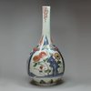 V441 Japanese imari bottle vase, Edo period, circa 1700