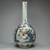 V441 Japanese imari bottle vase, Edo period, circa 1700