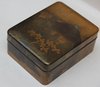 V520 Japanese gold lacquer box, Meiji (1868-1912)