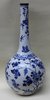 V639 Fine Chinese blue and white bottle vase, Kangxi (1662-1722)