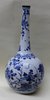 V639 Fine Chinese blue and white bottle vase, Kangxi (1662-1722)