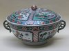 V721 Famille verte bowl and cover, Kangxi (1662-1722)