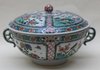 V721 Famille verte bowl and cover, Kangxi (1662-1722)