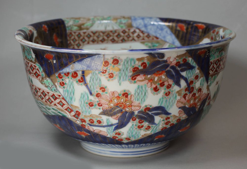 V862 Japanese imari bowl, 19th century