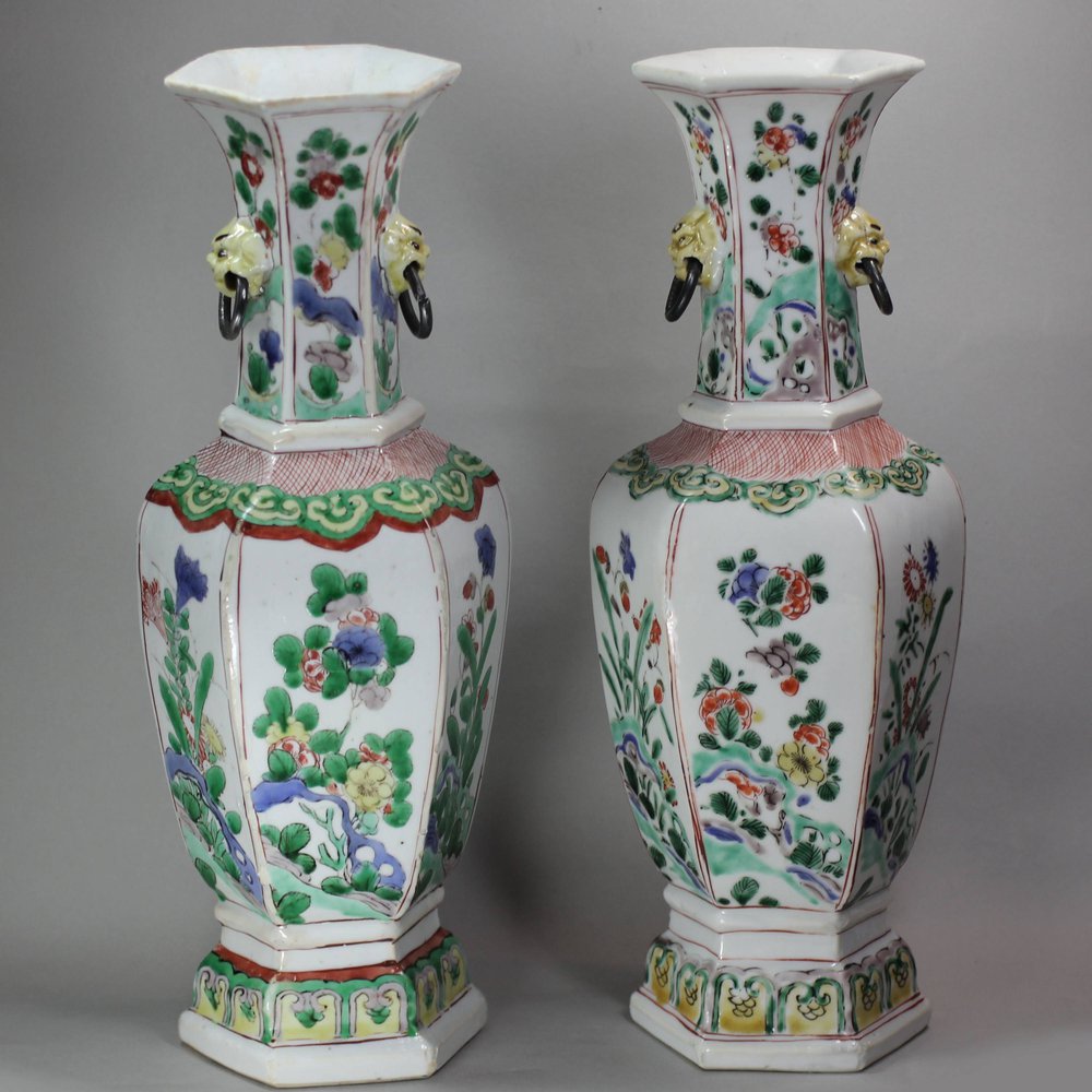 V890 Two hexagonal famille verte vases, Kangxi (1662-1722)