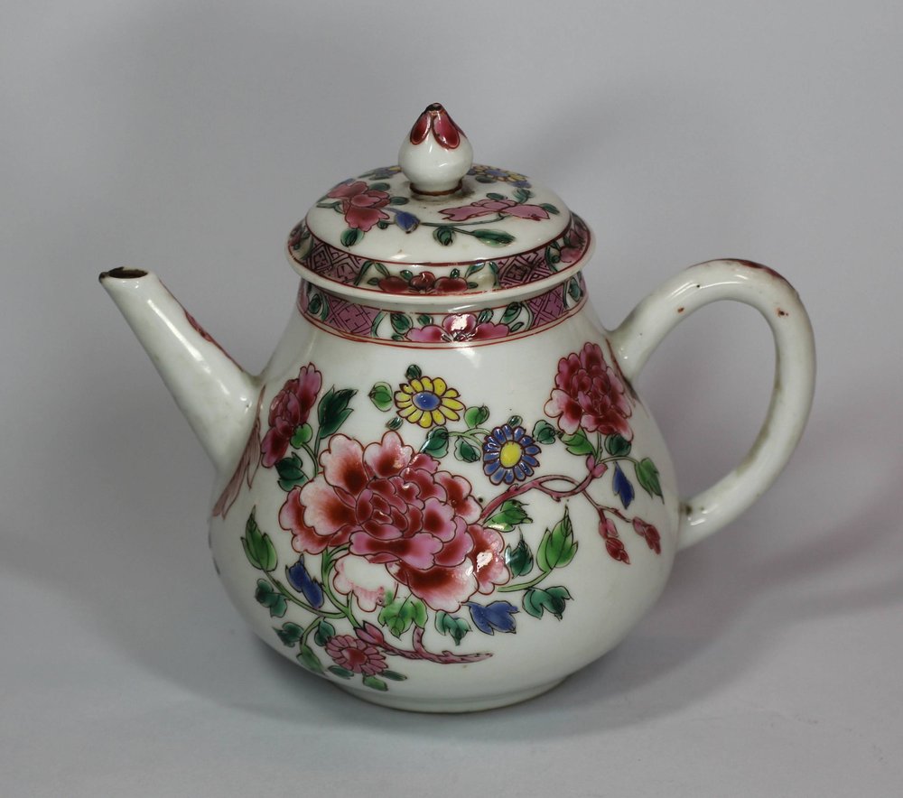 V997 Famille rose teapot and cover early Qianlong(1736-1795)