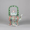 W121 Famille verte ribbed winepot and cover, Kangxi (1662-1722)