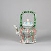 W121 Famille verte ribbed winepot and cover, Kangxi (1662-1722)
