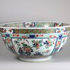 W123 Large famille verte bowl, Kangxi (1662-1722)