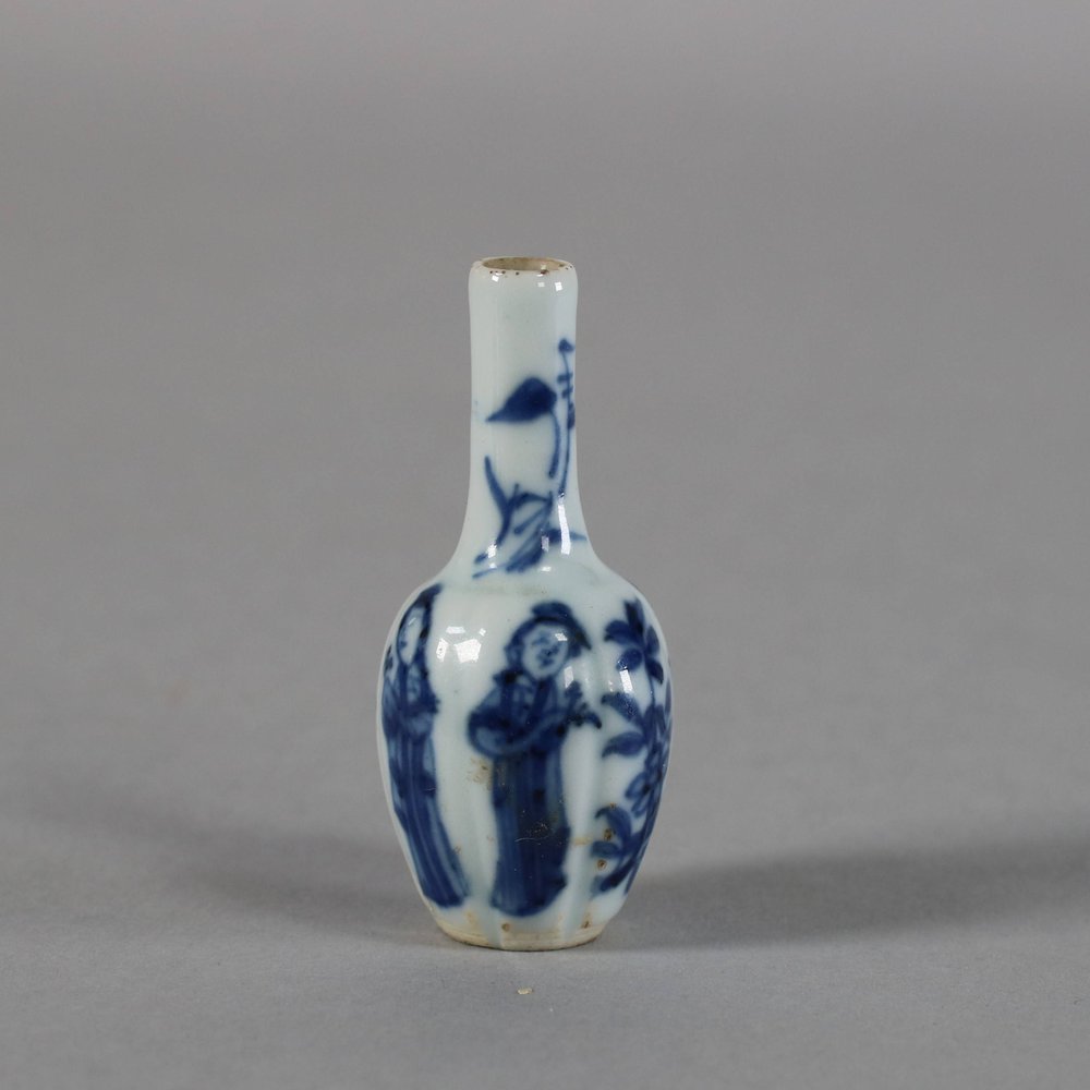 W163 Miniature Chinese blue and white lobed  vase
