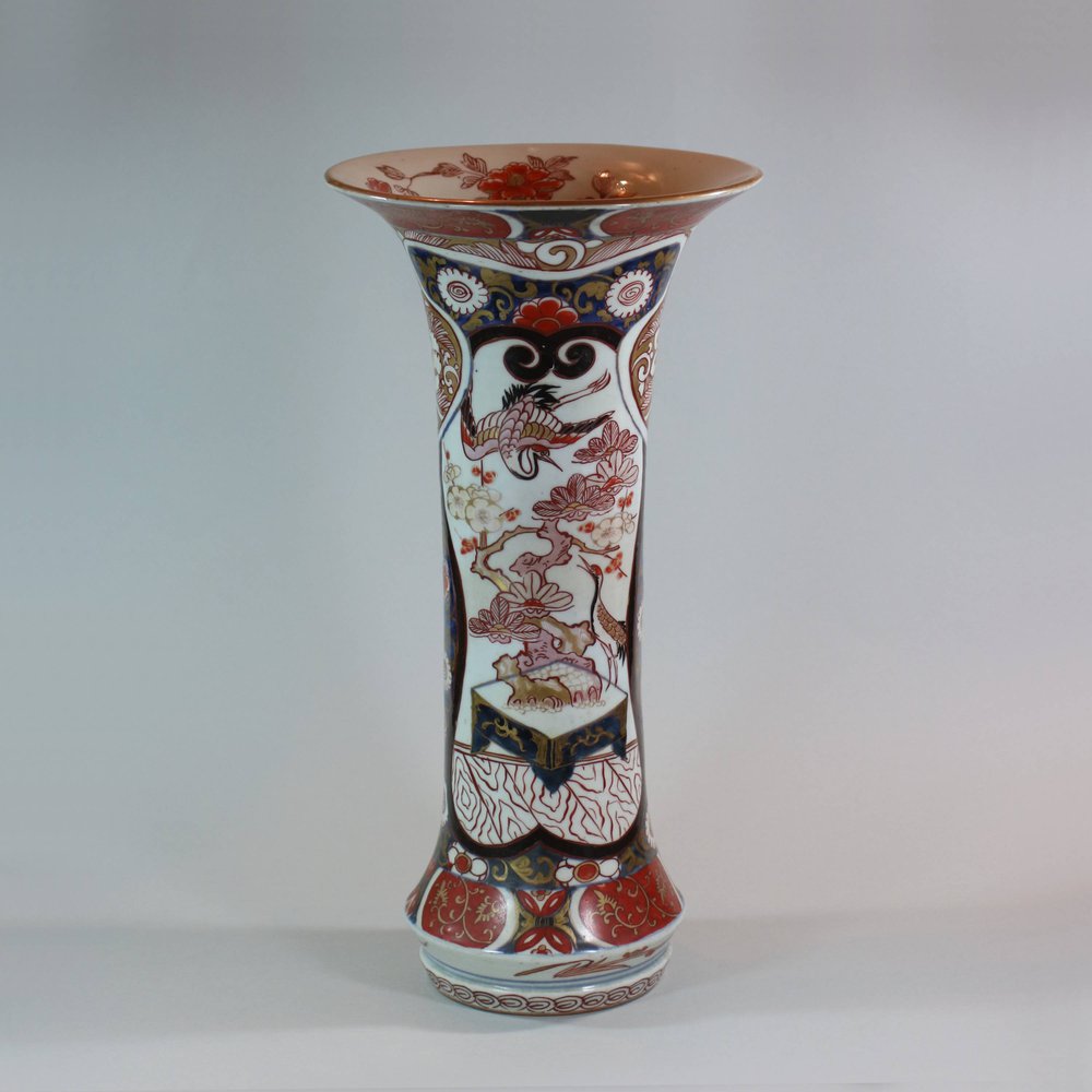 W19 Japanese imari trumpet vase, Edo period, 18th century