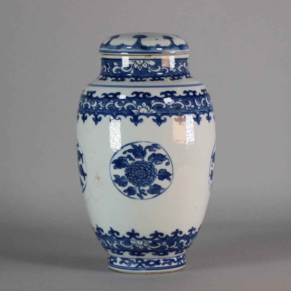 W352 Blue and white jar and cover, Kangxi (1662-1722)