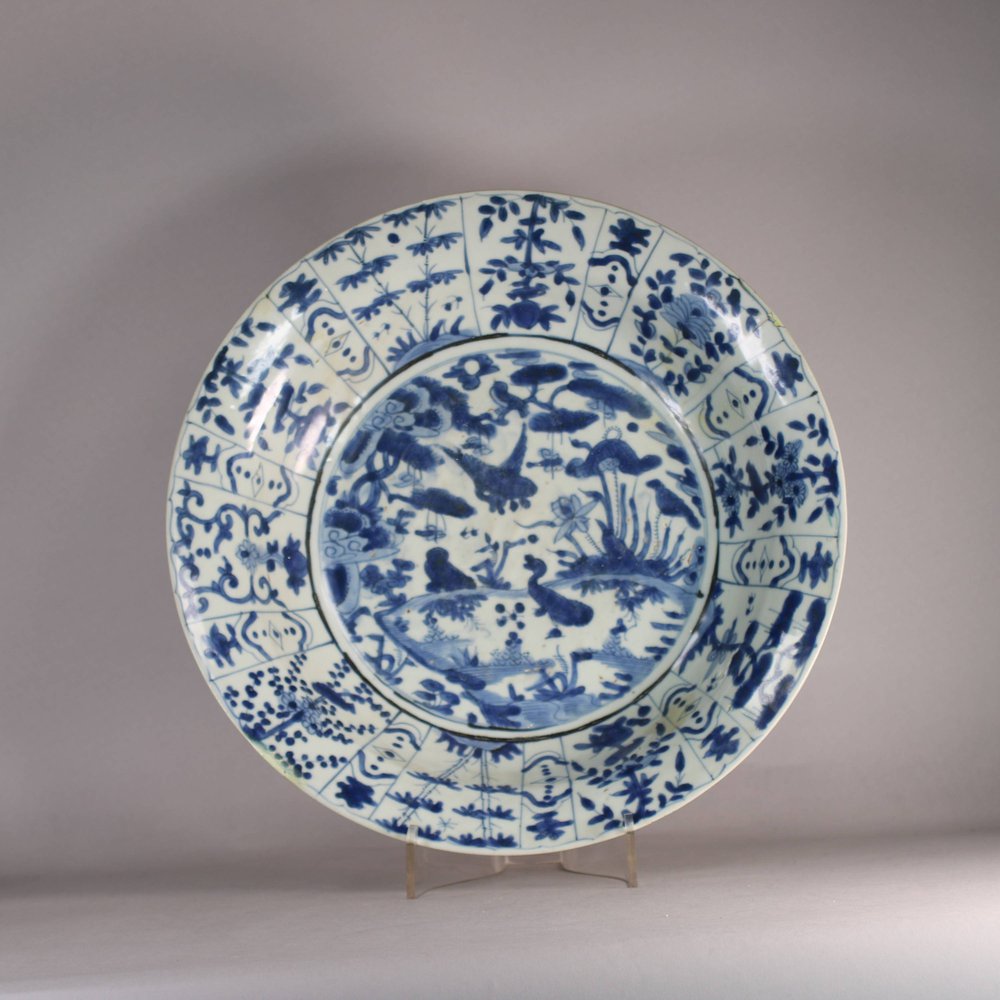 W395 Blue and white Swatow dish, 17th century