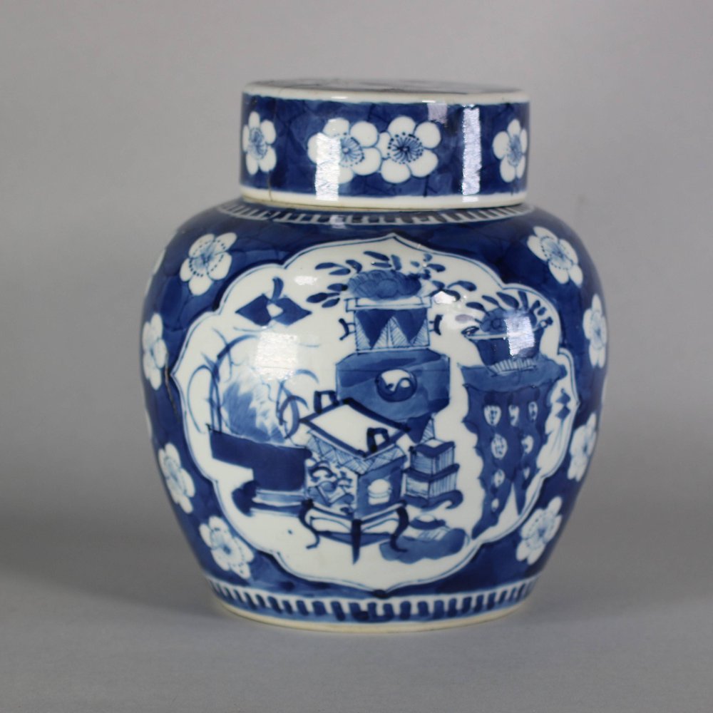 W402 Chinese blue and white ginger jar and cover, 19th century